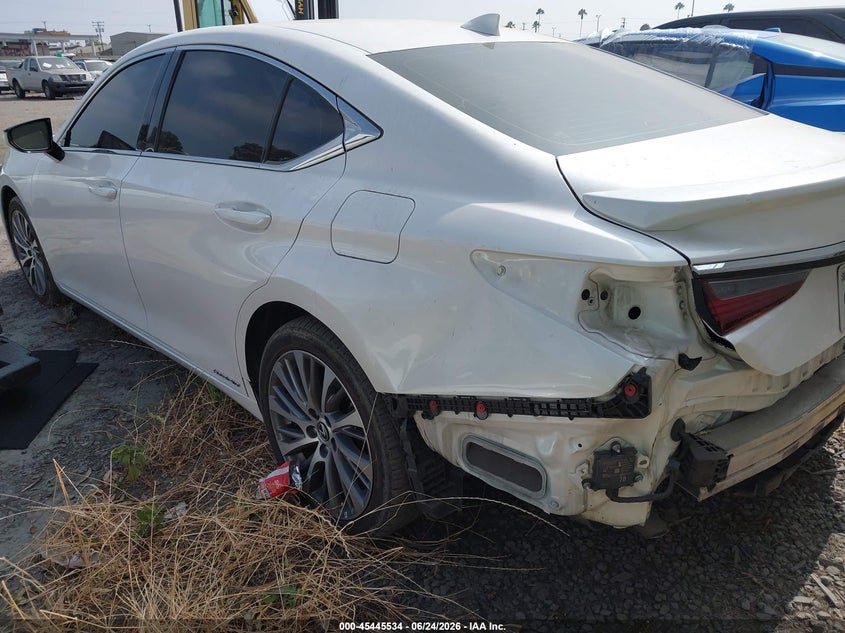 2020 Lexus ES VIN 58AD21B15LU012430 IAAI salvage auction — REAR END, Salvage Title, sold $10,700 on 2026-07-26 (photo 3)