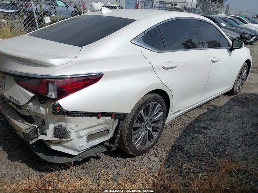 2020 Lexus ES VIN 58AD21B15LU012430 IAAI salvage auction — REAR END, Salvage Title, sold $10,700 on 2026-07-26 (photo 4)