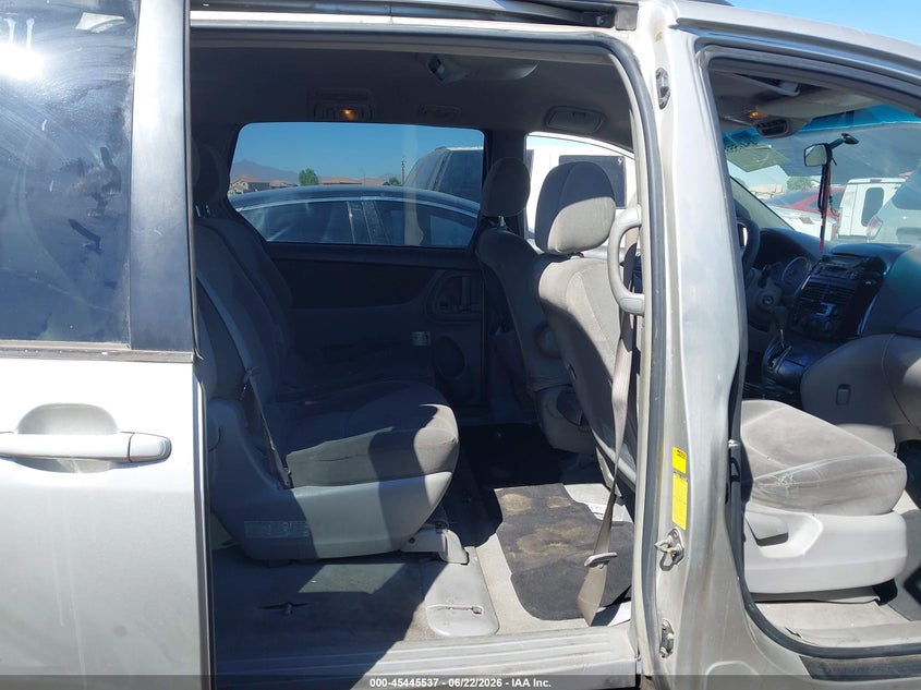 2004 Toyota Sienna VIN 5TDBA23C54S024434 IAAI salvage auction — NORMAL WEAR, Clear-Dealer Only (Arizona), sold $650 on 2026-07-28 (photo 8)