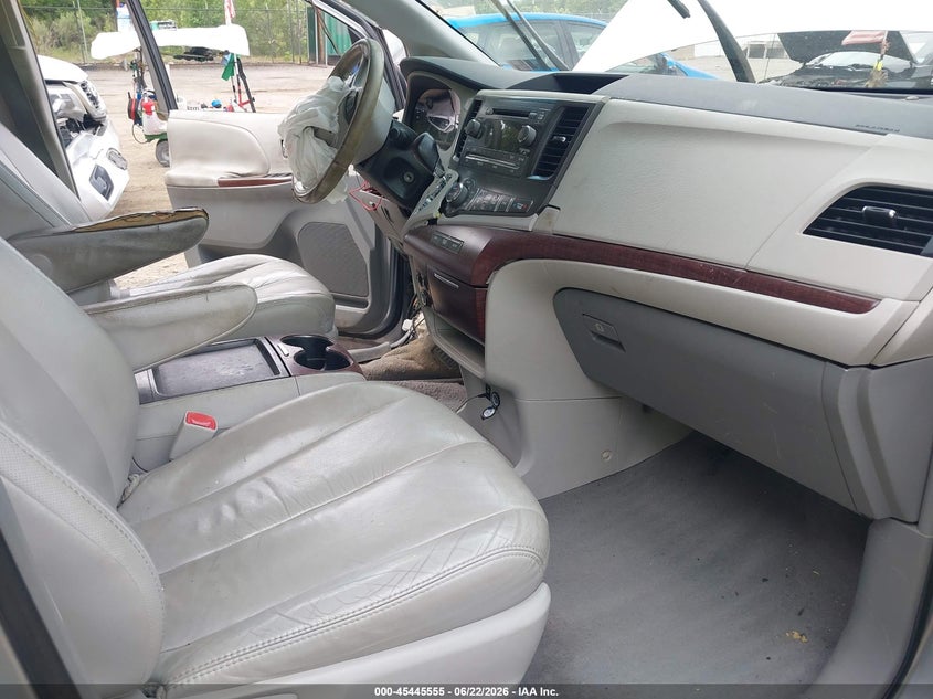 2011 Toyota Sienna VIN 5TDYK3DC0BS106631 IAAI salvage auction — LEFT & RIGHT, Salvage - Greater Than 75% (Maryland), sold $1,000 on 2026-07-28 (photo 5)