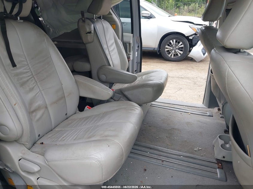2011 Toyota Sienna VIN 5TDYK3DC0BS106631 IAAI salvage auction — LEFT & RIGHT, Salvage - Greater Than 75% (Maryland), sold $1,000 on 2026-07-28 (photo 8)