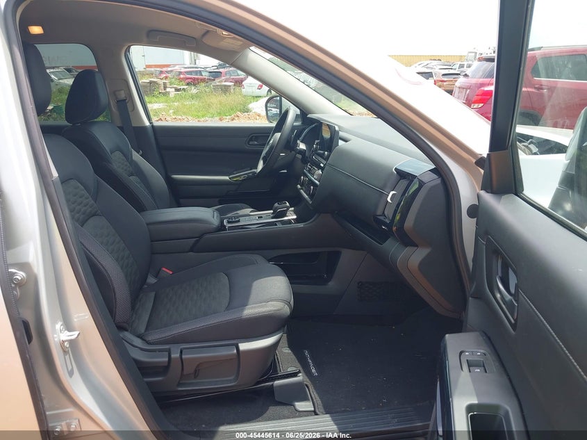 2025 Nissan Pathfinder VIN 5N1DR3BC3SC292871 IAAI salvage auction — HAIL, Clear (Missouri), sold $3,600 on 2026-07-31 (photo 5)