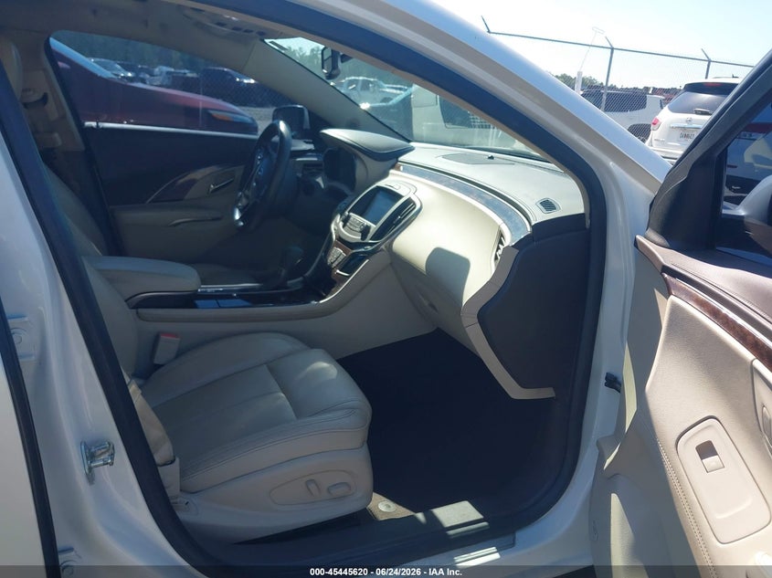 2014 Buick Lacrosse VIN 1G4GF5G36EF221600 IAAI salvage auction — REAR END, Salvage Title, sold $1,100 on 2026-07-29 (photo 5)