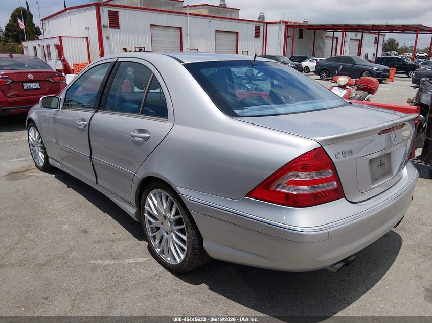 2005 Mercedes-benz C class VIN WDBRF76J35F601534 IAAI salvage auction — NORMAL WEAR, Clear - Dealer Only (California), sold $3,500 on 2026-07-09 (photo 3)