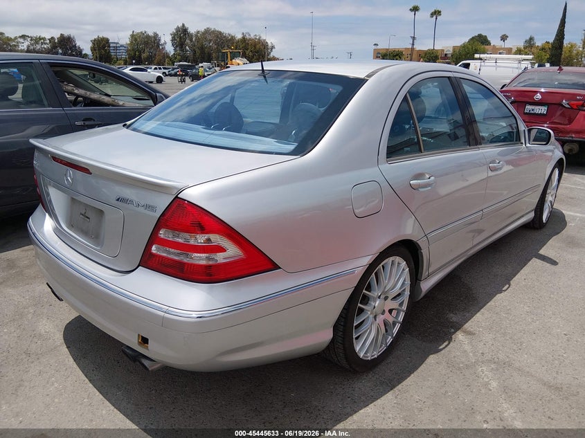 2005 Mercedes-benz C class VIN WDBRF76J35F601534 IAAI salvage auction — NORMAL WEAR, Clear - Dealer Only (California), sold $3,500 on 2026-07-09 (photo 4)