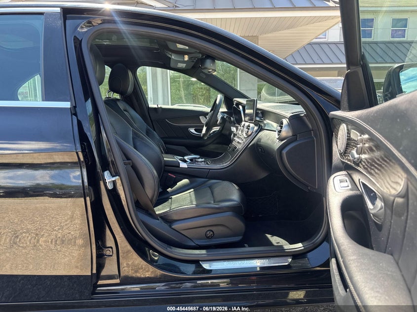 2015 Mercedes-benz C-klasse VIN 55SWF4KB4FU052464 IAAI salvage auction — NORMAL WEAR, Clear (New Jersey), sold $7,400 on 2026-07-29 (photo 5)