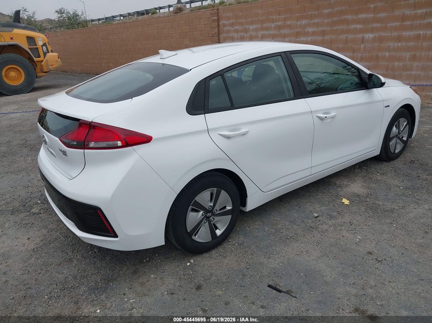 2019 Hyundai Ioniq hybrid VIN KMHC65LC2KU108013 IAAI salvage auction — NORMAL WEAR, Sf97 (California), sold $5,600 on 2026-07-28 (photo 4)