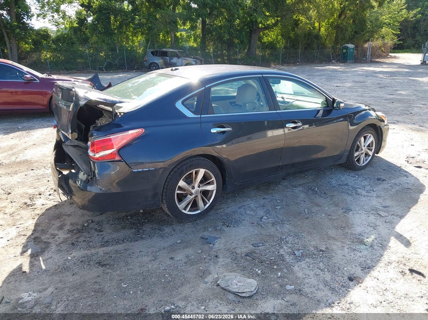 2013 Nissan Altima VIN 1N4AL3AP7DC112698 IAAI salvage auction — FRONT & REAR, Salvage Title, sold $250 on 2026-07-31 (photo 4)