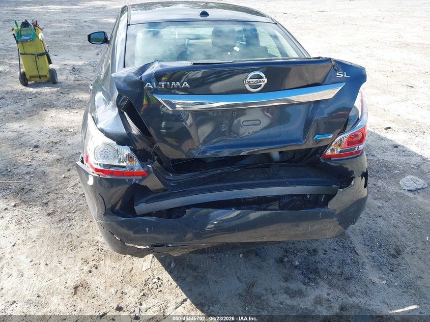2013 Nissan Altima VIN 1N4AL3AP7DC112698 IAAI salvage auction — FRONT & REAR, Salvage Title, sold $250 on 2026-07-31 (photo 6)