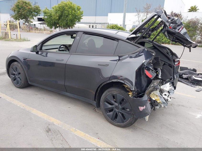 2024 Tesla Model y VIN 7SAYGDEE2RF159825 IAAI salvage auction — REAR END, Salvage (California), sold $9,050 on 2026-07-06 (photo 3)