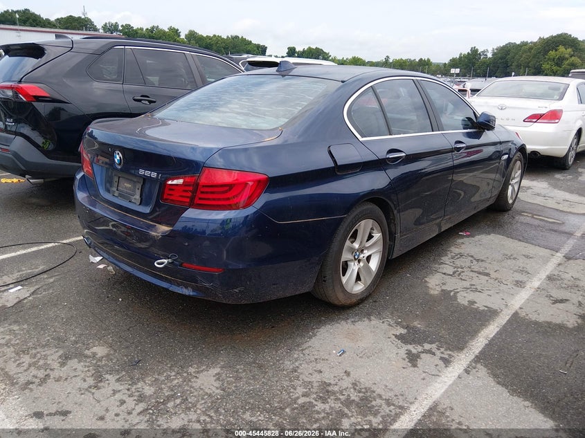 2012 BMW 5er VIN WBAXG5C56CDY28580 IAAI salvage auction — NORMAL WEAR, Clear-Dealer Only (Montana), sold $375 on 2026-07-29 (photo 4)