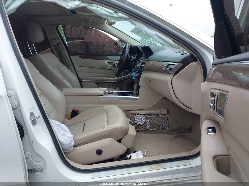 2014 Mercedes-benz E-klasse VIN WDDHF5KB7EA964177 IAAI salvage auction — RIGHT REAR, Salvage Title, sold $1,650 on 2026-08-03 (photo 5)