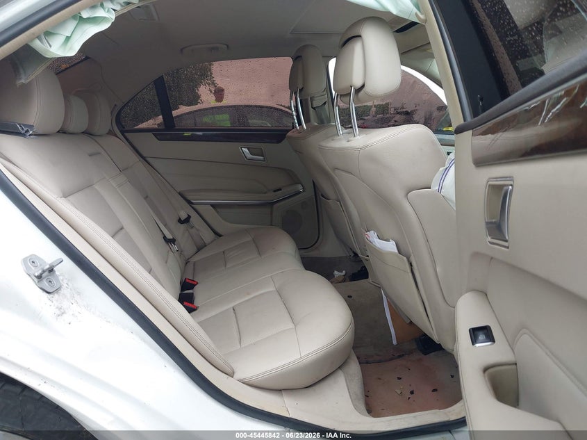2014 Mercedes-benz E-klasse VIN WDDHF5KB7EA964177 IAAI salvage auction — RIGHT REAR, Salvage Title, sold $1,650 on 2026-08-03 (photo 8)