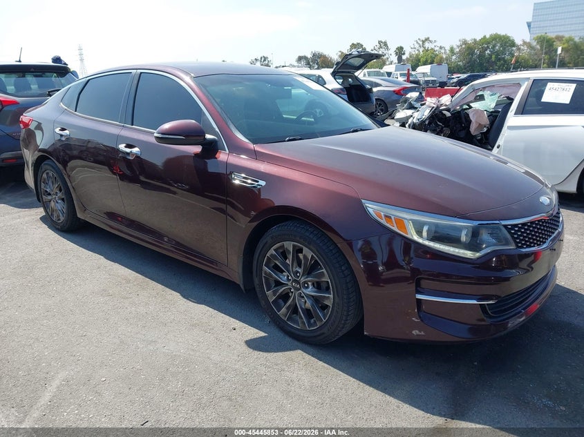 2018 Kia Optima VIN 5XXGU4L39JG206028 IAAI salvage auction — LEFT SIDE, Salvage Title, sold $875 on 2026-07-30 (photo 1)