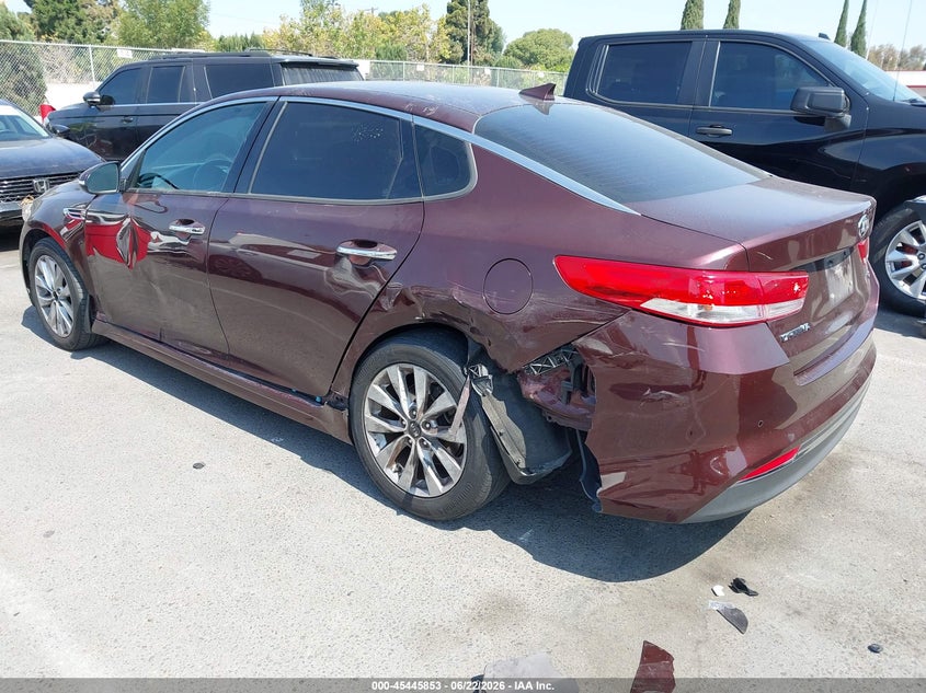 2018 Kia Optima VIN 5XXGU4L39JG206028 IAAI salvage auction — LEFT SIDE, Salvage Title, sold $875 on 2026-07-30 (photo 3)