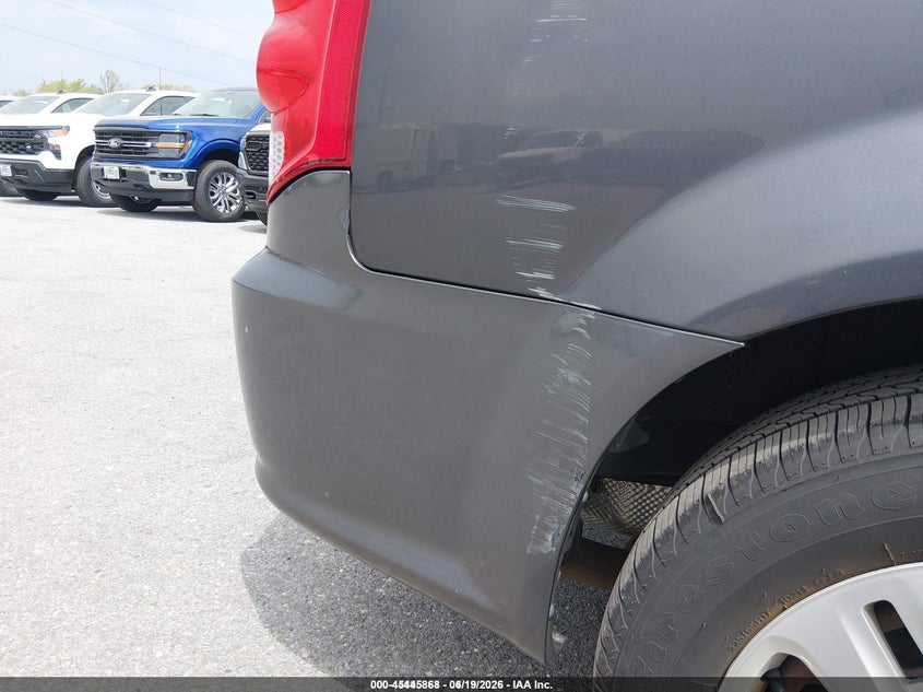 2017 Dodge Grand caravan VIN 2C4RDGBG8HR783035 IAAI salvage auction — NORMAL WEAR, Sf97 (Maryland), sold $10,900 on 2026-08-18 (photo 6)