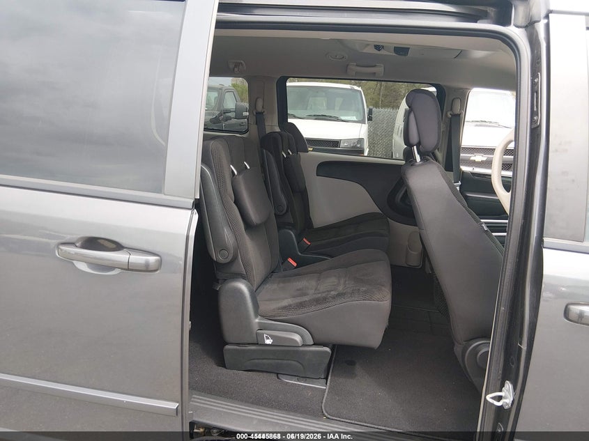 2017 Dodge Grand caravan VIN 2C4RDGBG8HR783035 IAAI salvage auction — NORMAL WEAR, Sf97 (Maryland), sold $10,900 on 2026-08-18 (photo 8)
