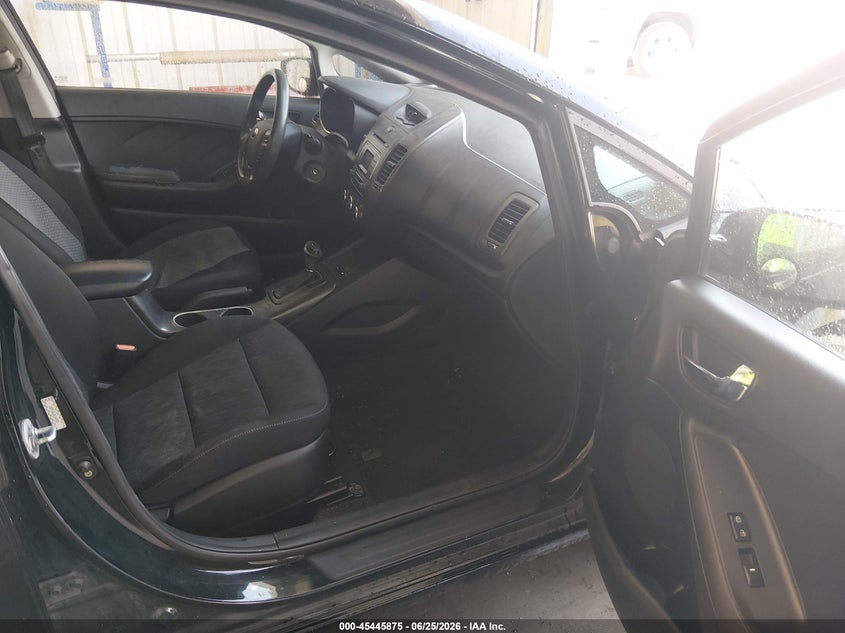 2016 Kia Forte VIN KNAFK4A6XG5569933 IAAI salvage auction — NORMAL WEAR, Clear (Delaware), sold $525 on 2026-07-30 (photo 5)