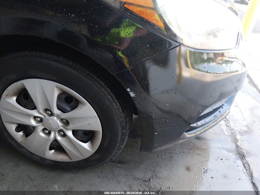 2016 Kia Forte VIN KNAFK4A6XG5569933 IAAI salvage auction — NORMAL WEAR, Clear (Delaware), sold $525 on 2026-07-30 (photo 6)