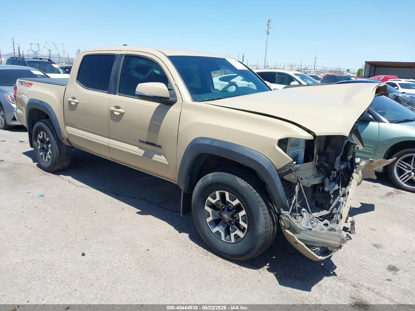 2018 Toyota Tacoma VIN 5TFCZ5AN3JX134598 IAAI salvage auction — LEFT FRONT, Salvage Title, sold $6,900 on 2026-07-31 (photo 1)