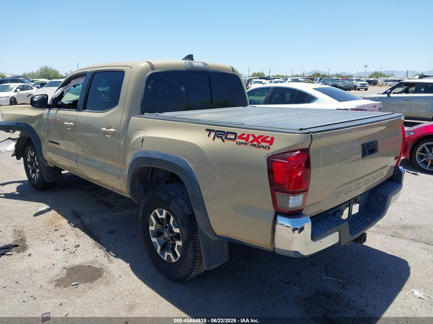 2018 Toyota Tacoma VIN 5TFCZ5AN3JX134598 IAAI salvage auction — LEFT FRONT, Salvage Title, sold $6,900 on 2026-07-31 (photo 3)