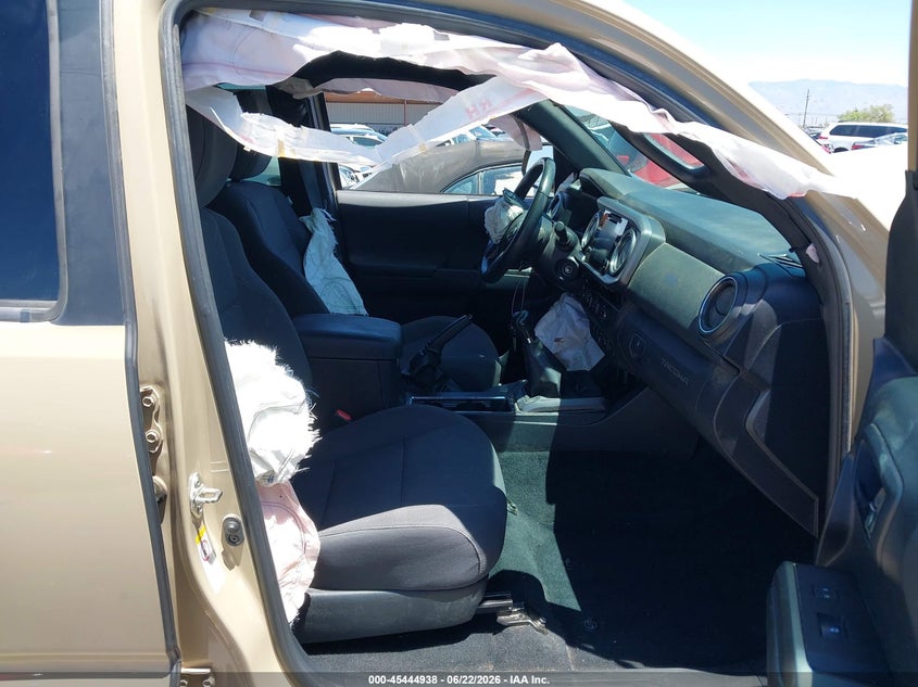 2018 Toyota Tacoma VIN 5TFCZ5AN3JX134598 IAAI salvage auction — LEFT FRONT, Salvage Title, sold $6,900 on 2026-07-31 (photo 5)