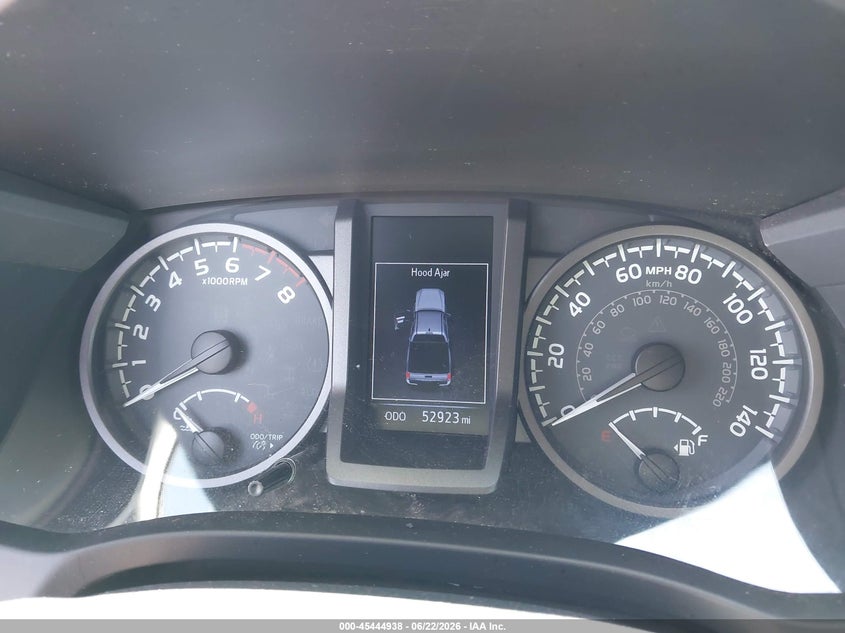 2018 Toyota Tacoma VIN 5TFCZ5AN3JX134598 IAAI salvage auction — LEFT FRONT, Salvage Title, sold $6,900 on 2026-07-31 (photo 7)