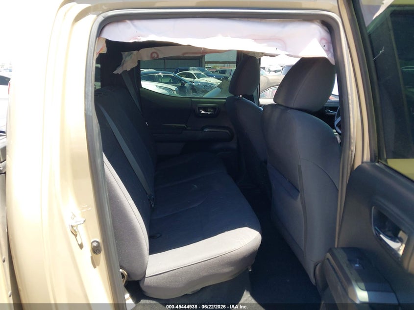 2018 Toyota Tacoma VIN 5TFCZ5AN3JX134598 IAAI salvage auction — LEFT FRONT, Salvage Title, sold $6,900 on 2026-07-31 (photo 8)