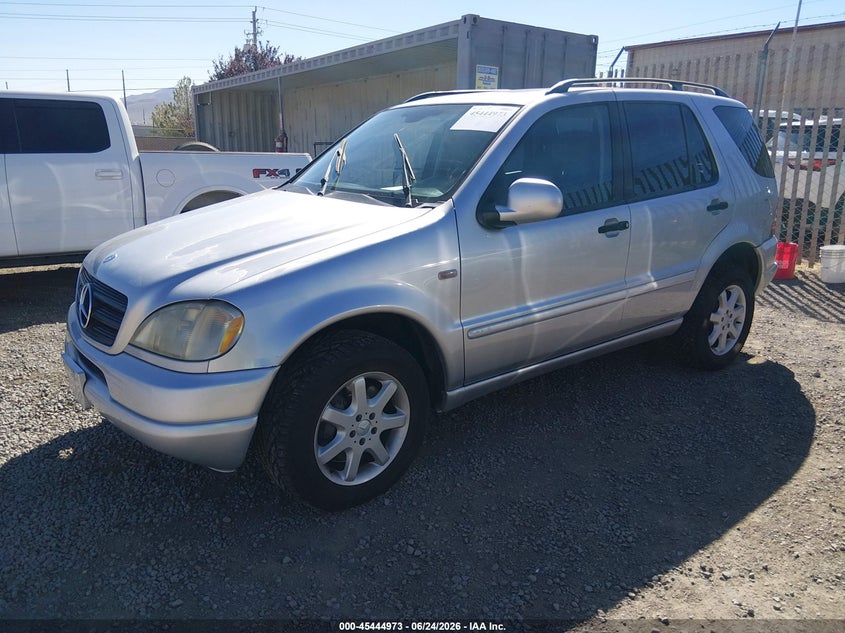 2000 Mercedes-benz Ml-class VIN 4JGAB72E1YA205697 IAAI salvage auction — NORMAL WEAR, Regular (Nevada), sold $150 on 2026-07-10 (photo 2)
