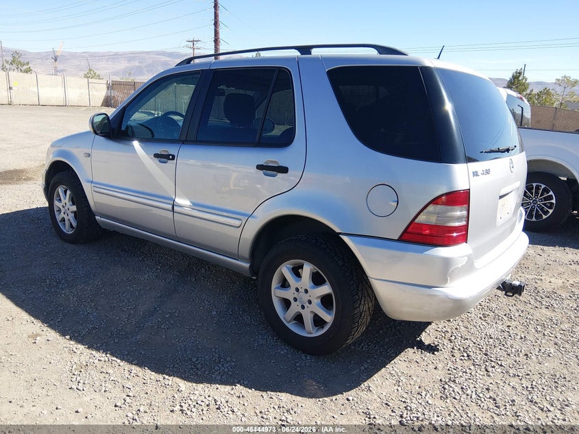 2000 Mercedes-benz Ml-class VIN 4JGAB72E1YA205697 IAAI salvage auction — NORMAL WEAR, Regular (Nevada), sold $150 on 2026-07-10 (photo 3)