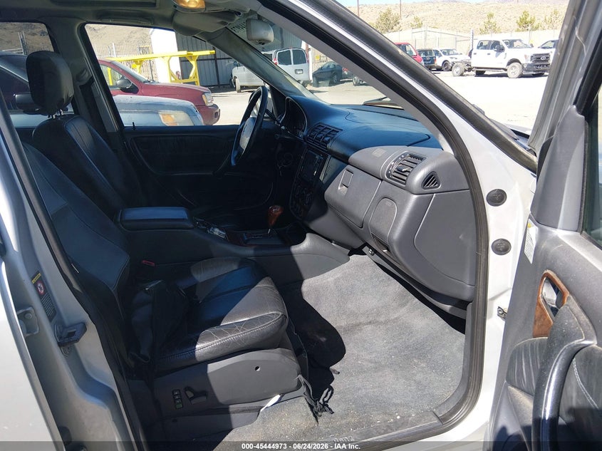 2000 Mercedes-benz Ml-class VIN 4JGAB72E1YA205697 IAAI salvage auction — NORMAL WEAR, Regular (Nevada), sold $150 on 2026-07-10 (photo 5)
