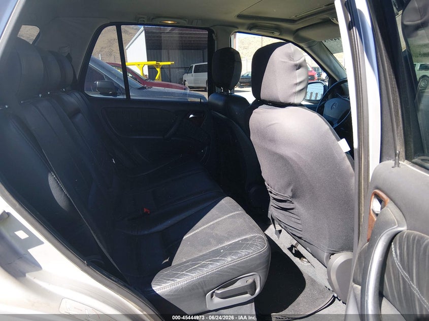 2000 Mercedes-benz Ml-class VIN 4JGAB72E1YA205697 IAAI salvage auction — NORMAL WEAR, Regular (Nevada), sold $150 on 2026-07-10 (photo 8)