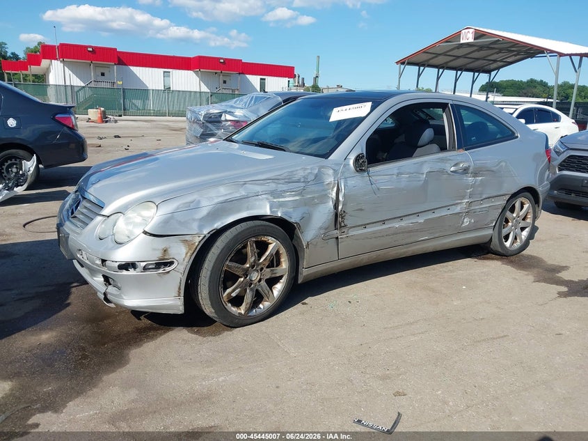 2004 Mercedes-benz C class VIN WDBRN40J84A614155 IAAI salvage auction — SIDE, Salvage - Greater Than 75% (Maryland), sold $300 on 2026-07-16 (photo 2)