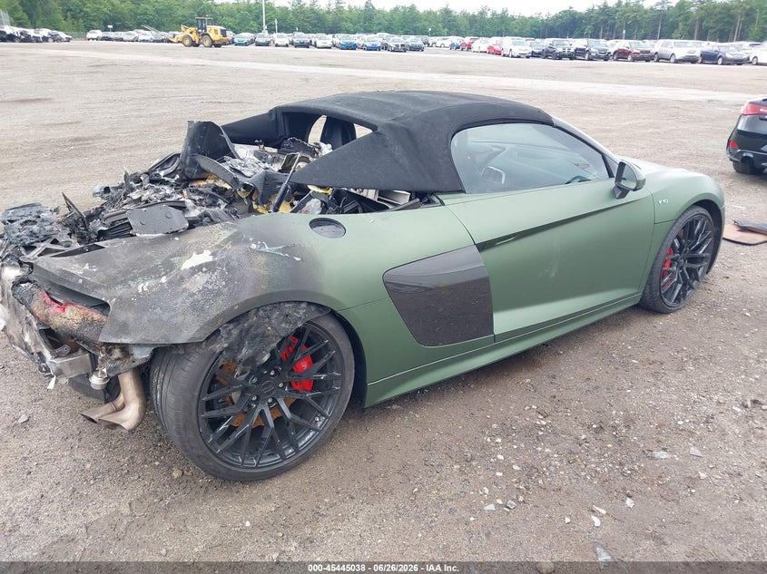 2017 Audi R8 VIN WUAVACFX6H7904529 IAAI salvage auction — REAR END, Wait Title, sold $26,550 on 2026-09-11 (photo 4)