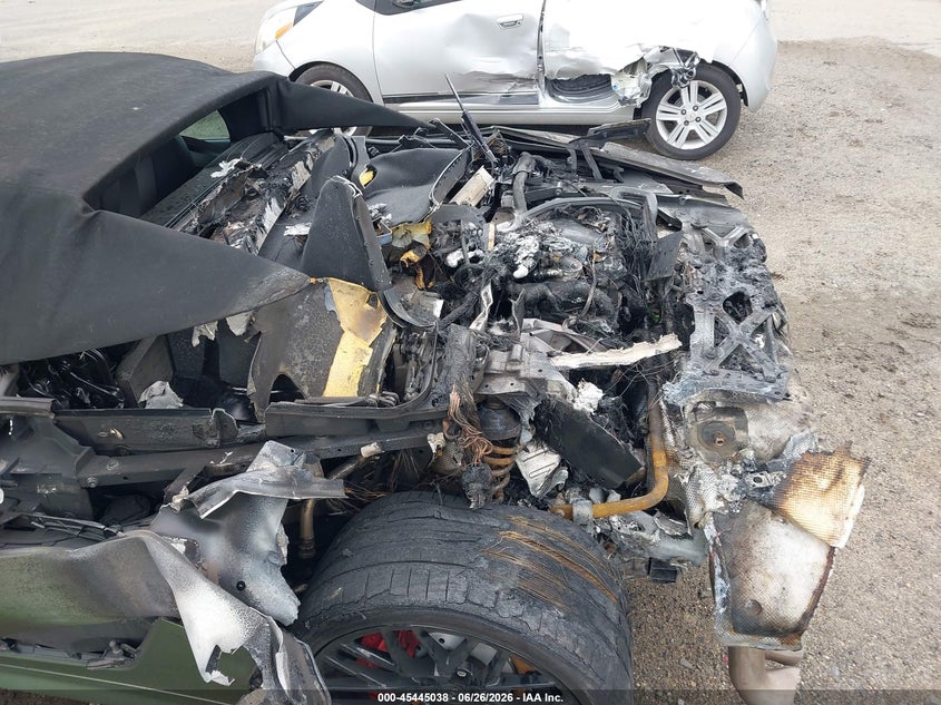 2017 Audi R8 VIN WUAVACFX6H7904529 IAAI salvage auction — REAR END, Wait Title, sold $26,550 on 2026-09-11 (photo 6)