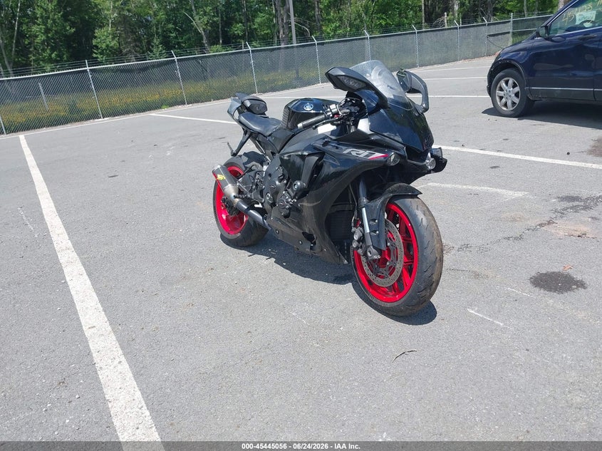 2018 Yamaha Yzf VIN JYARN39E4JA003578 IAAI salvage auction — LEFT SIDE, Salvage Title, sold $3,100 on 2026-07-28 (photo 2)