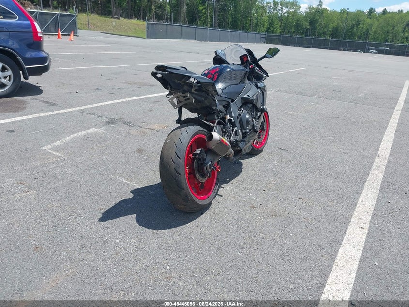 2018 Yamaha Yzf VIN JYARN39E4JA003578 IAAI salvage auction — LEFT SIDE, Salvage Title, sold $3,100 on 2026-07-28 (photo 3)