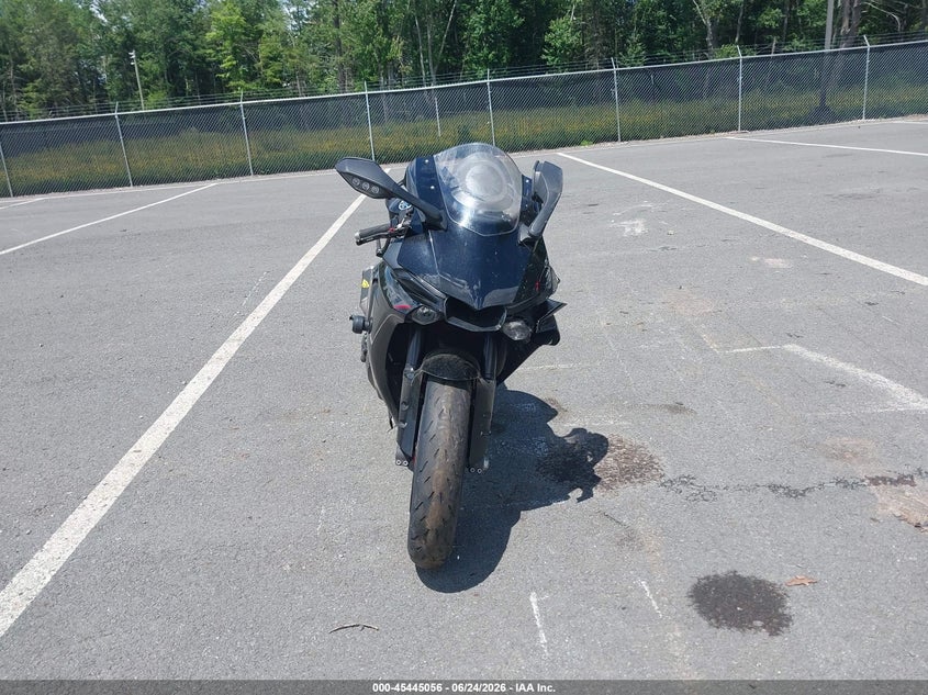 2018 Yamaha Yzf VIN JYARN39E4JA003578 IAAI salvage auction — LEFT SIDE, Salvage Title, sold $3,100 on 2026-07-28 (photo 5)