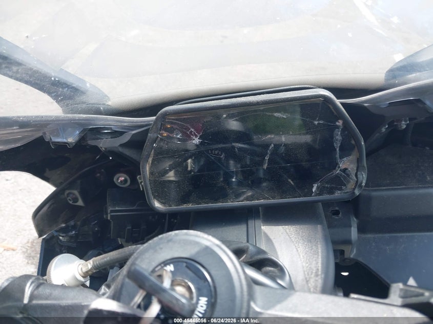 2018 Yamaha Yzf VIN JYARN39E4JA003578 IAAI salvage auction — LEFT SIDE, Salvage Title, sold $3,100 on 2026-07-28 (photo 7)