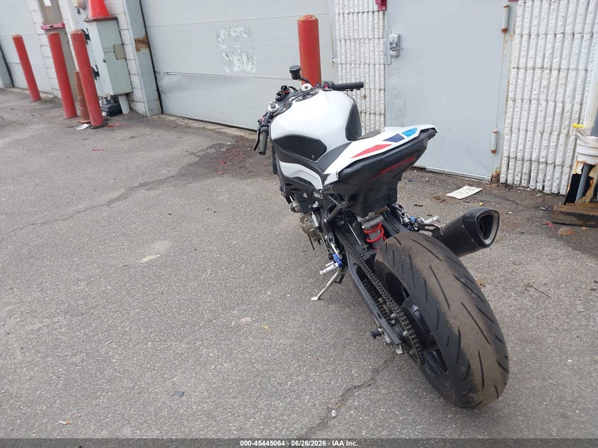 2024 BMW S 1000 VIN WB10E6307R6J58729 IAAI salvage auction — FRONT END, Mv-907A (New York), sold $5,100 on 2026-07-21 (photo 3)