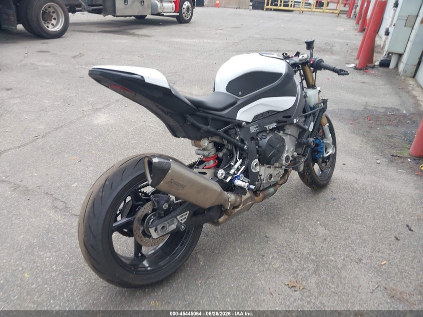 2024 BMW S 1000 VIN WB10E6307R6J58729 IAAI salvage auction — FRONT END, Mv-907A (New York), sold $5,100 on 2026-07-21 (photo 4)