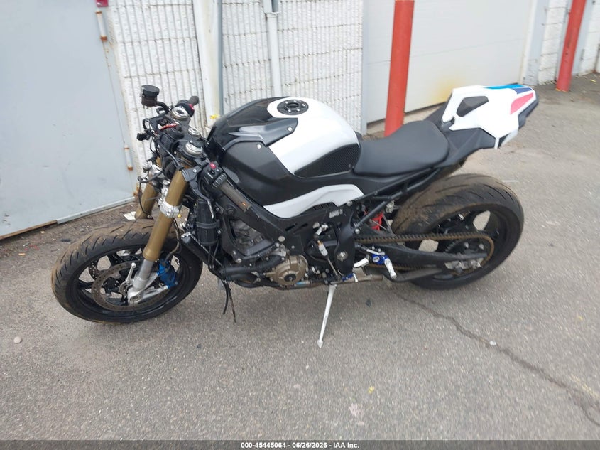 2024 BMW S 1000 VIN WB10E6307R6J58729 IAAI salvage auction — FRONT END, Mv-907A (New York), sold $5,100 on 2026-07-21 (photo 9)