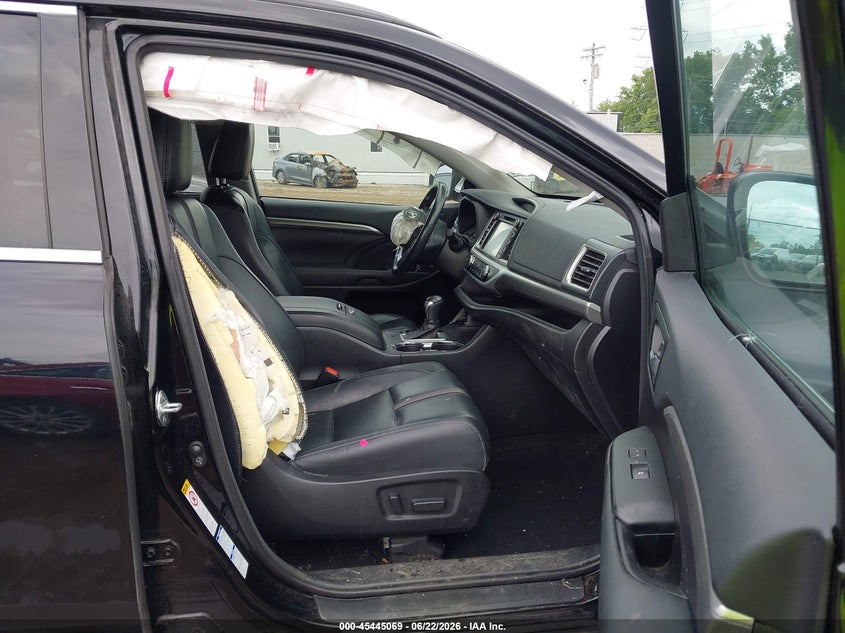 2017 Toyota Highlander VIN 5TDJZRFH7HS422982 IAAI salvage auction — FRONT END, Salvage (Ohio), sold $5,700 on 2026-07-10 (photo 5)