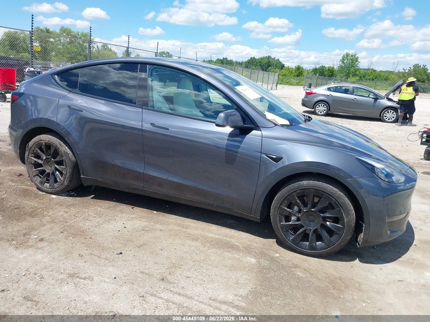 2023 Tesla Model y VIN 7SAYGDEE8PF807391 IAAI salvage auction — LEFT FRONT, Salvage Title, sold $13,600 on 2026-07-30 (photo 1)