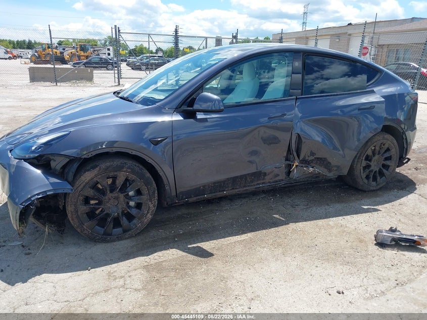 2023 Tesla Model y VIN 7SAYGDEE8PF807391 IAAI salvage auction — LEFT FRONT, Salvage Title, sold $13,600 on 2026-07-30 (photo 2)