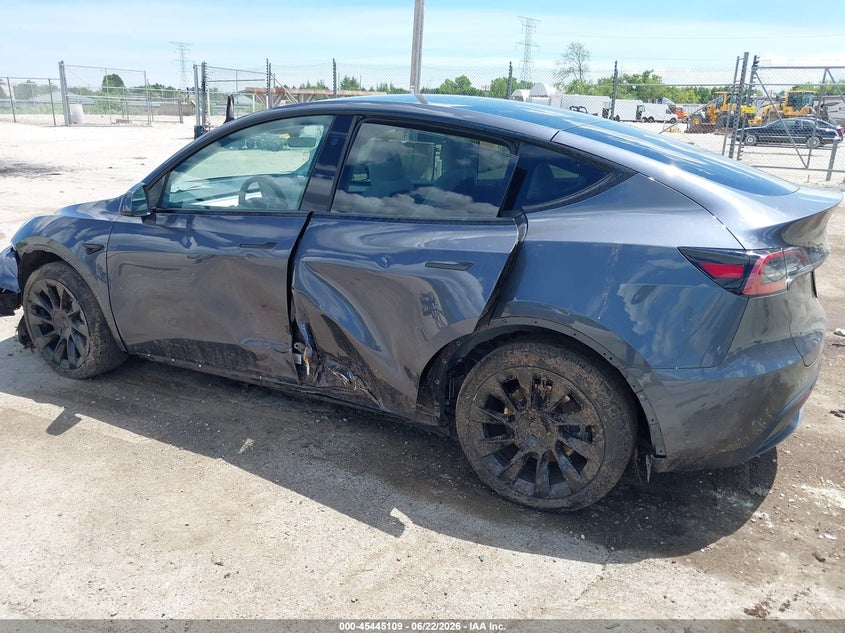 2023 Tesla Model y VIN 7SAYGDEE8PF807391 IAAI salvage auction — LEFT FRONT, Salvage Title, sold $13,600 on 2026-07-30 (photo 3)