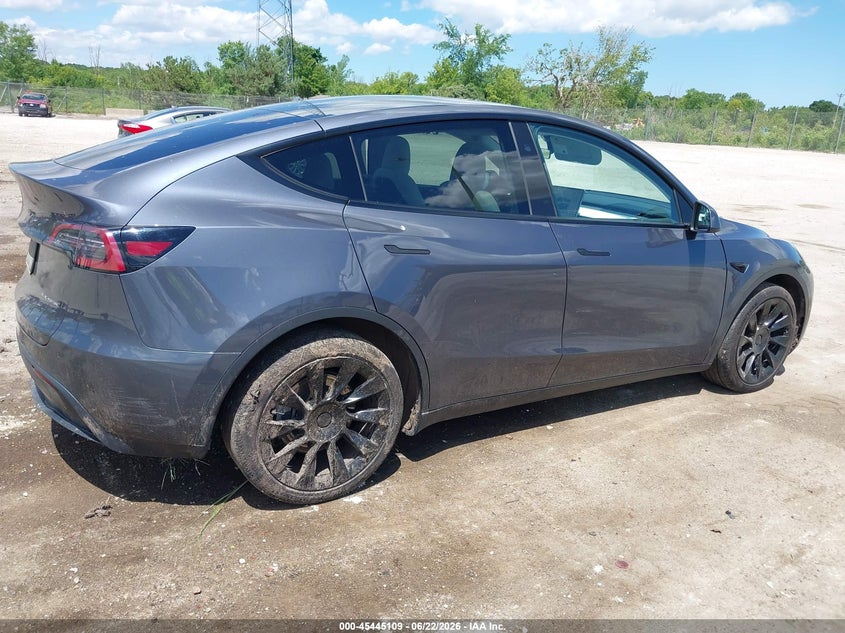 2023 Tesla Model y VIN 7SAYGDEE8PF807391 IAAI salvage auction — LEFT FRONT, Salvage Title, sold $13,600 on 2026-07-30 (photo 4)