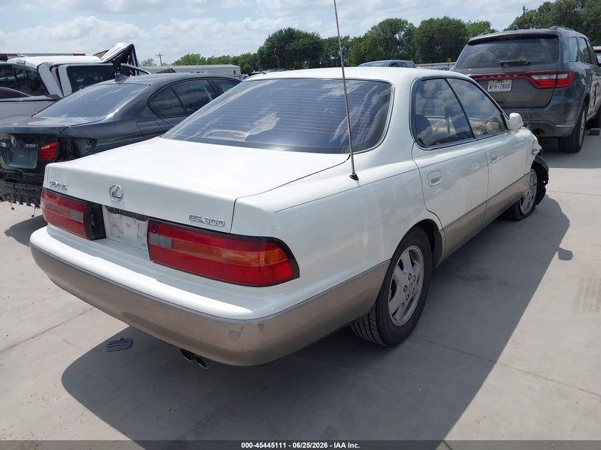 1996 Lexus Es 300 VIN JT8BF12G8T0129968 IAAI salvage auction — RIGHT FRONT, Salvage (Texas), sold $100 on 2026-07-28 (photo 4)