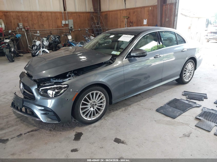 2023 Mercedes-benz E-klasse VIN W1KZF8EB2PB110499 IAAI salvage auction — RIGHT FRONT, Salvage Title, sold $17,050 on 2026-07-22 (photo 2)