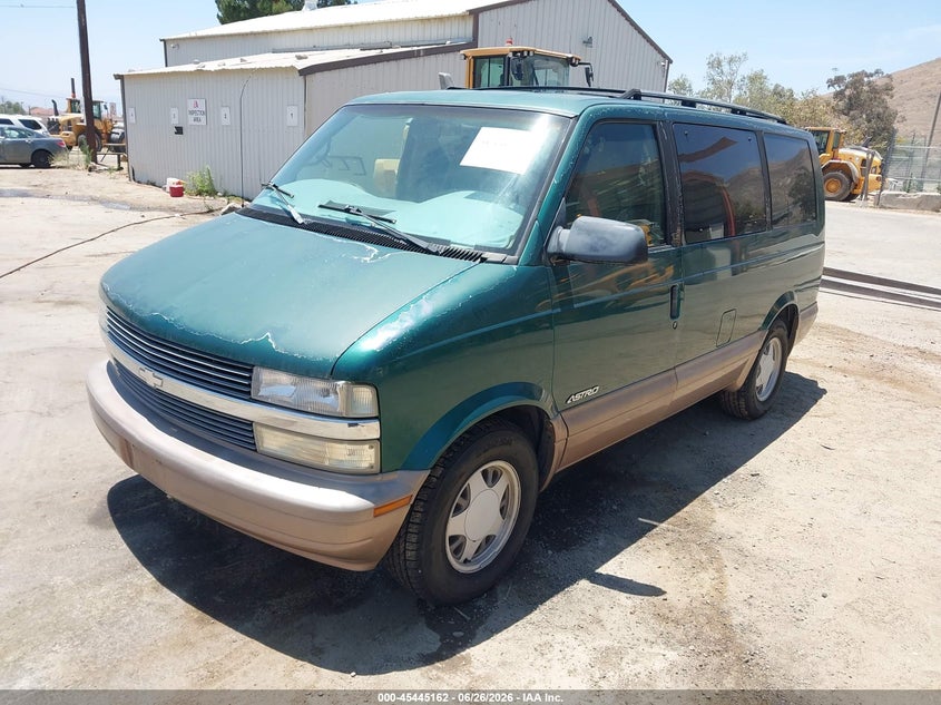 2000 Chevrolet Astro VIN 1GNDM19W3YB137878 IAAI salvage auction — NORMAL WEAR, Clear - Dealer Only (California), sold $2,025 on 2026-07-07 (photo 2)